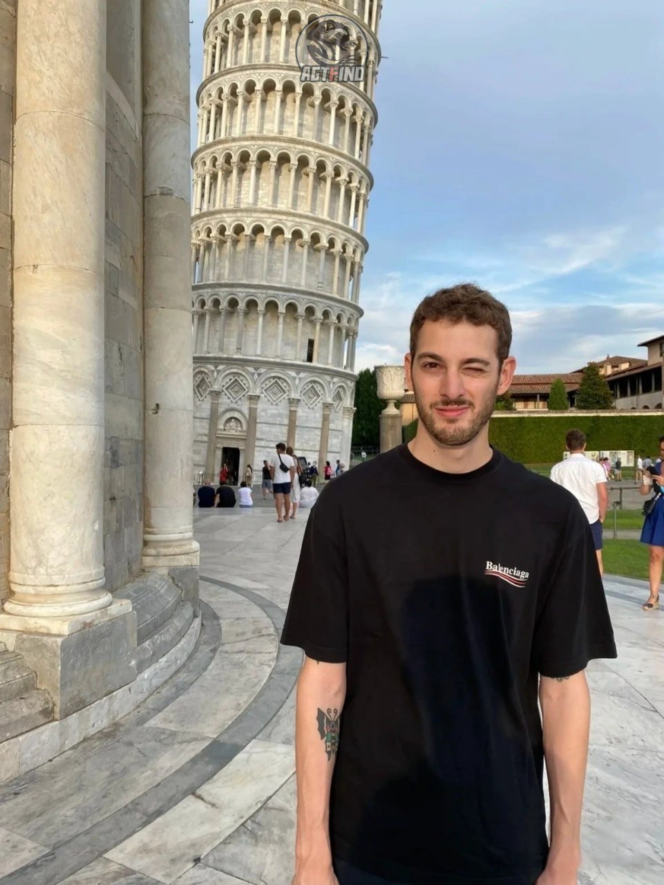 Balenciaga t-shirt   #Balenciaga_AGT #tshirt