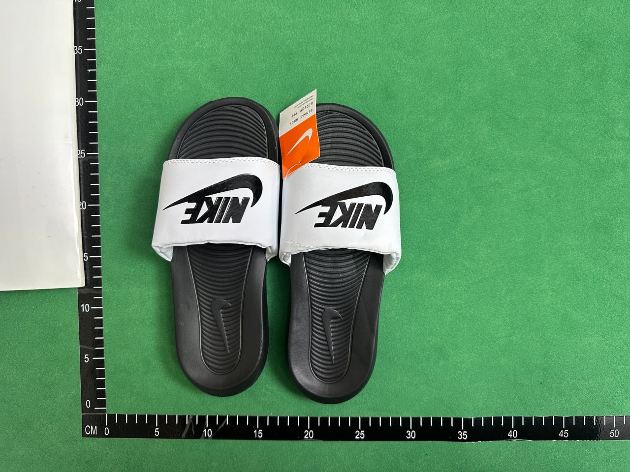 NIKE Slippers #NIKE_W2C #Slippe