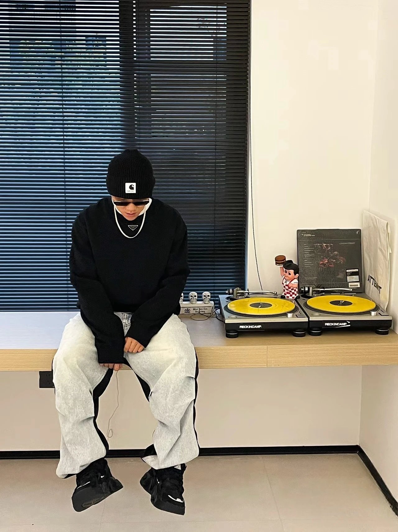 Prada sweater #Prada_W2C #sweater