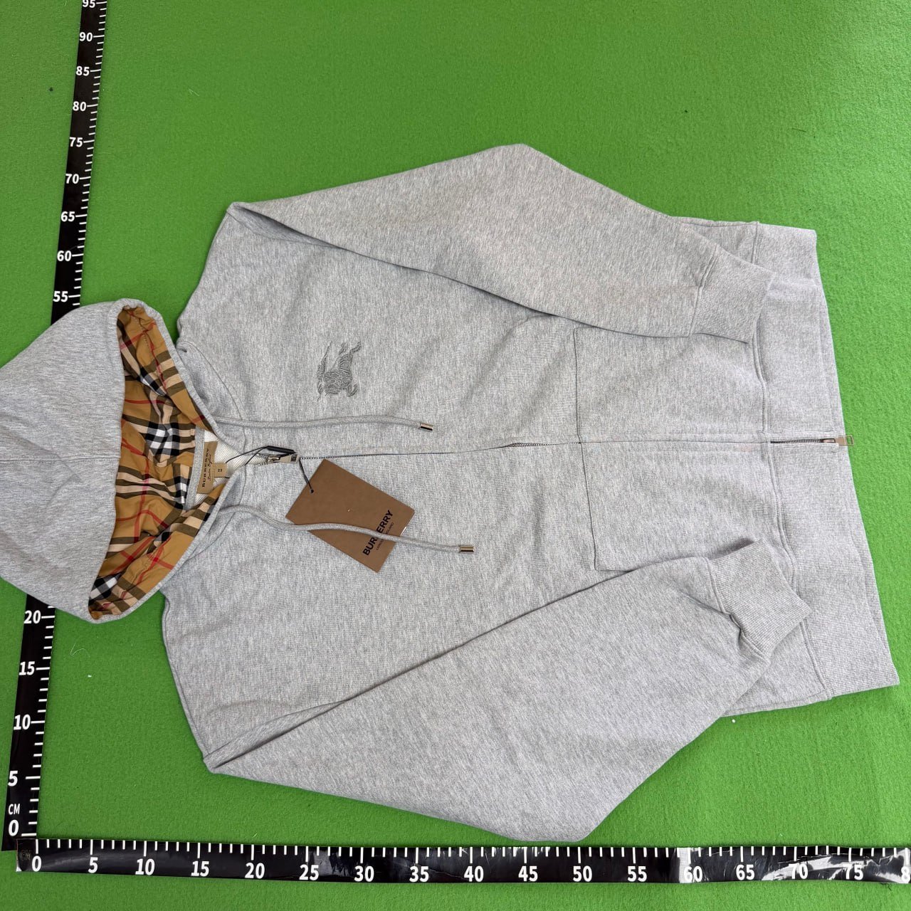 Burberry sweatshirts/hoodies/zip-up cardigans/knitted sweaters/crew neck sweatshirts/coat/BURBERRY reversible jacket